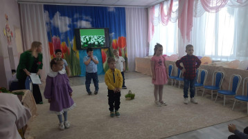 Провели утренник "Для милых мам" Провели утренник "Для милых мам".